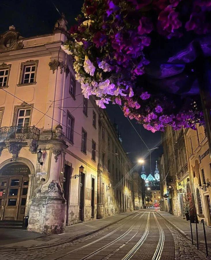 Rynok Square Appartement Lviv Buitenkant foto