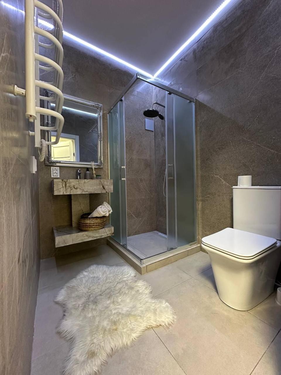 Rynok Square Appartement Lviv Buitenkant foto